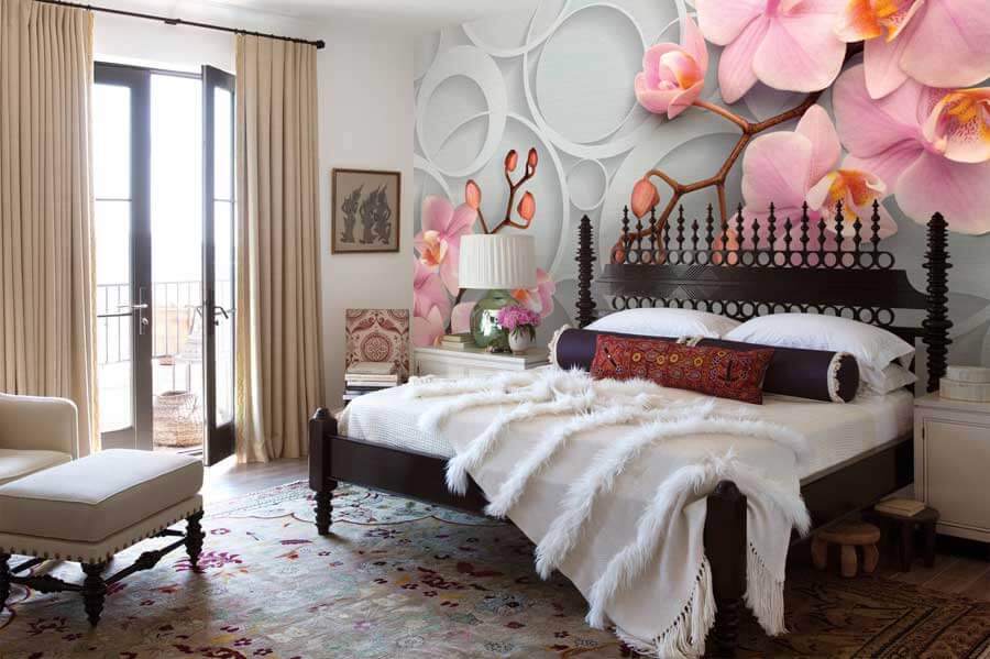 фотообои с орхидеями в интерьере спальни
